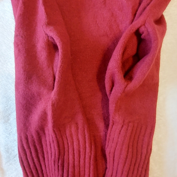 Sweater by Racheal - Picture 4 of 7